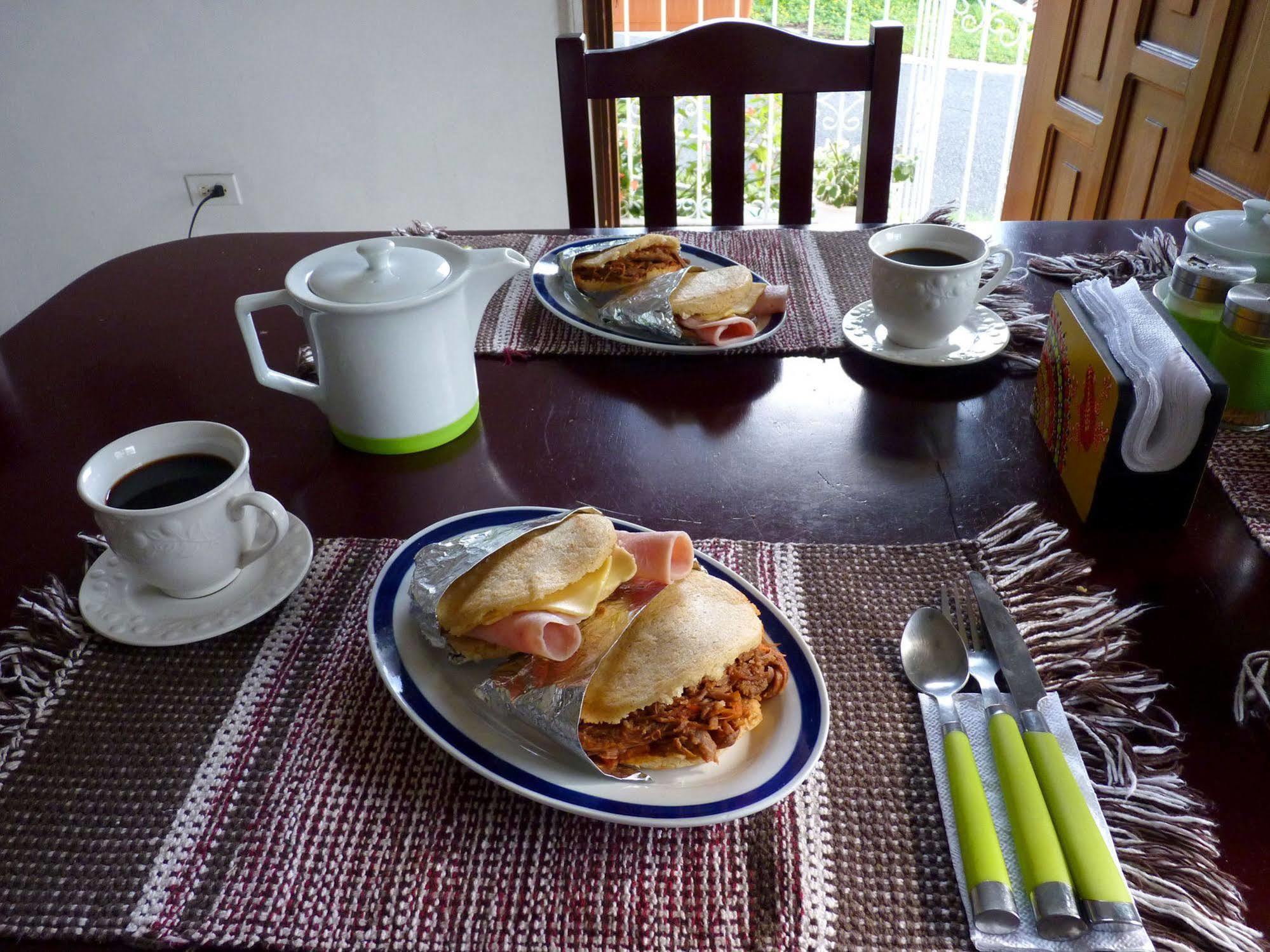 Autana Bed & Breakfast โบเกเต ภายนอก รูปภาพ