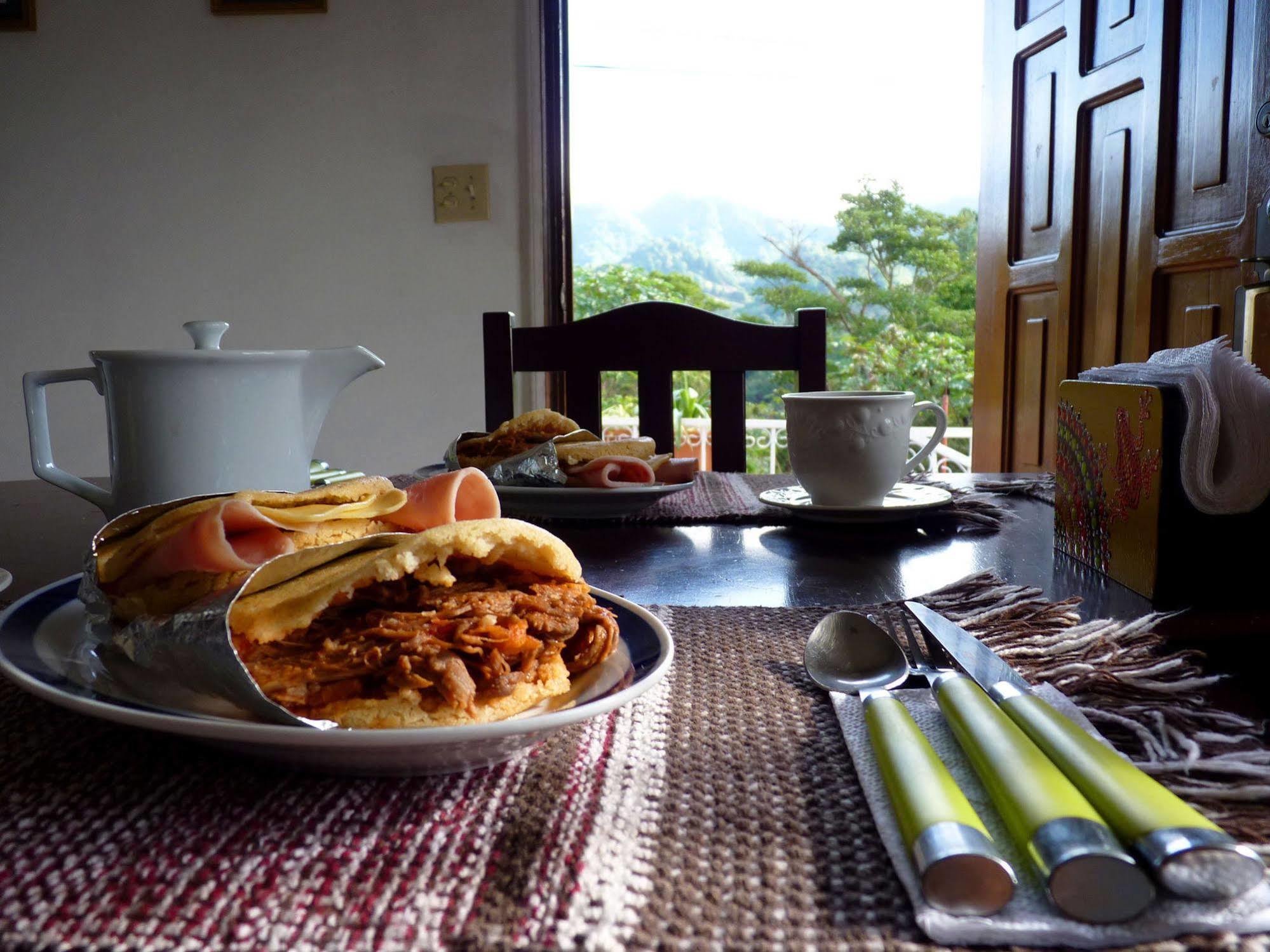 Autana Bed & Breakfast โบเกเต ภายนอก รูปภาพ