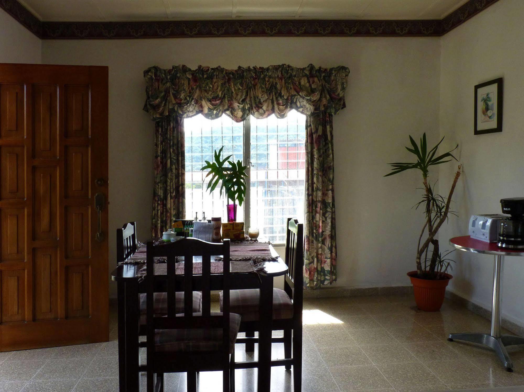 Autana Bed & Breakfast โบเกเต ภายนอก รูปภาพ