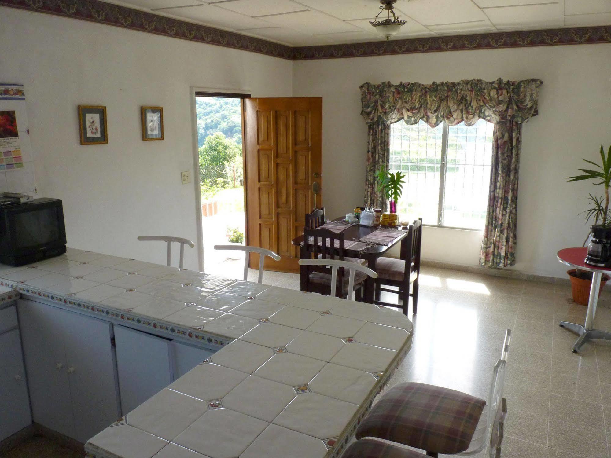 Autana Bed & Breakfast โบเกเต ภายนอก รูปภาพ